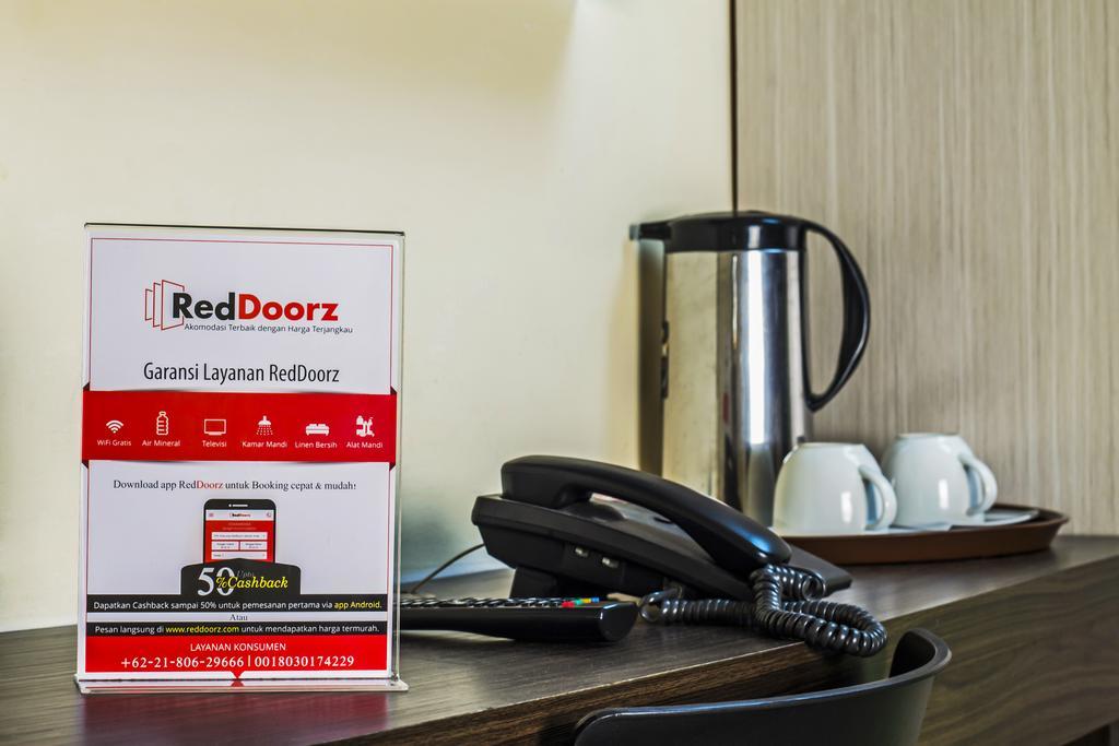 Reddoorz Plus @ Karet Setiabudi Джакарта Екстер'єр фото